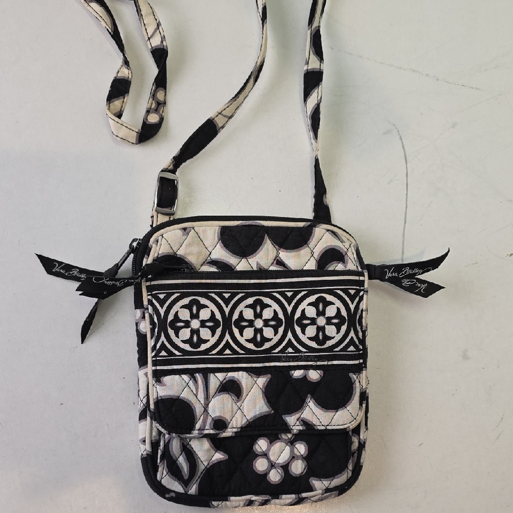 Vera Bradley Floral Black White Crossbody‎ Bag Small Travel Purse With Pockets